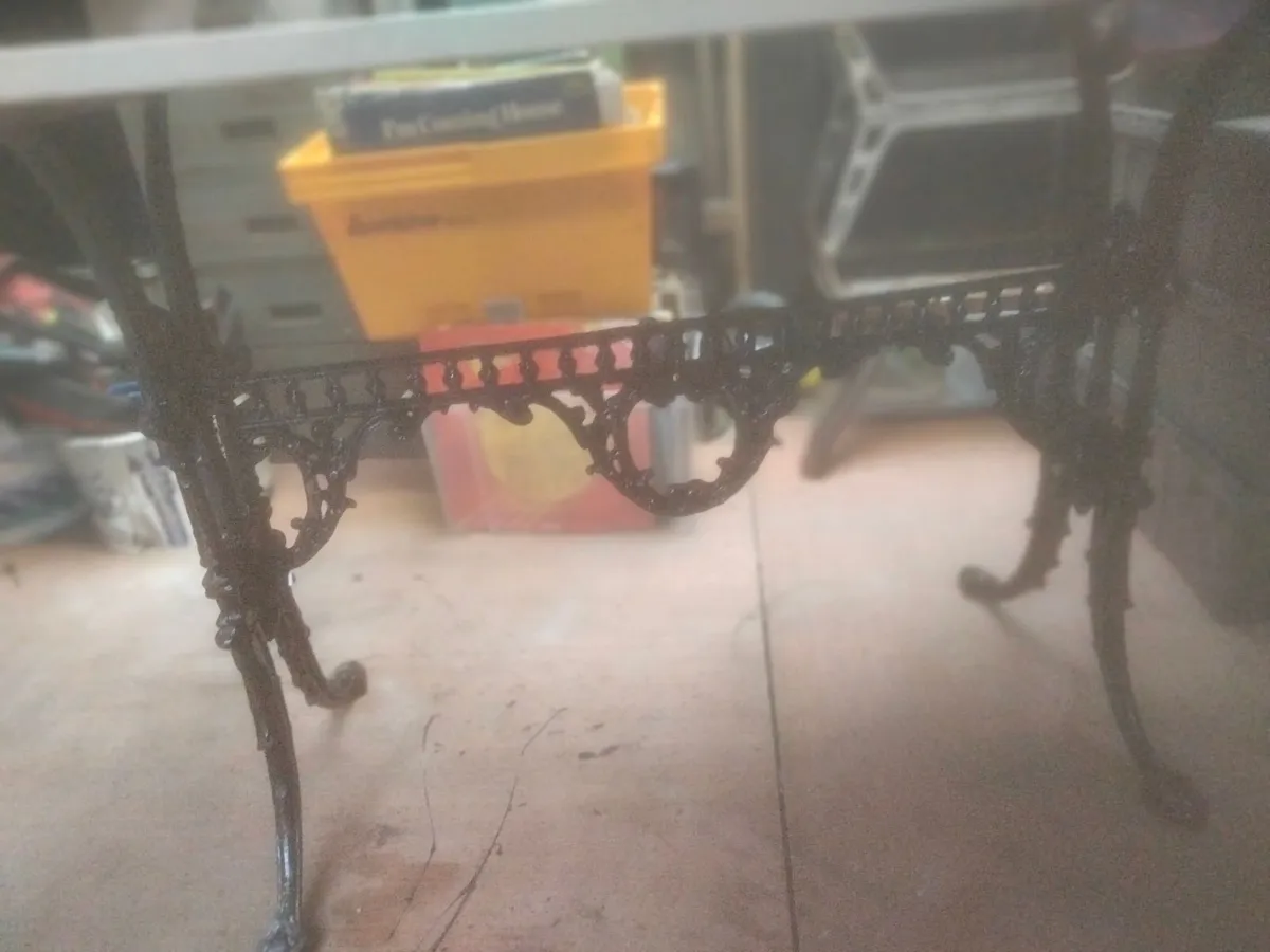Garden Patio Table - Image 2