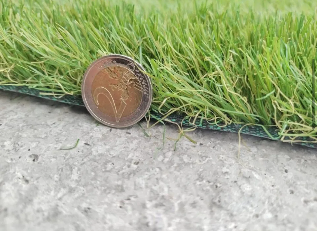All new artificial grass - Image 2