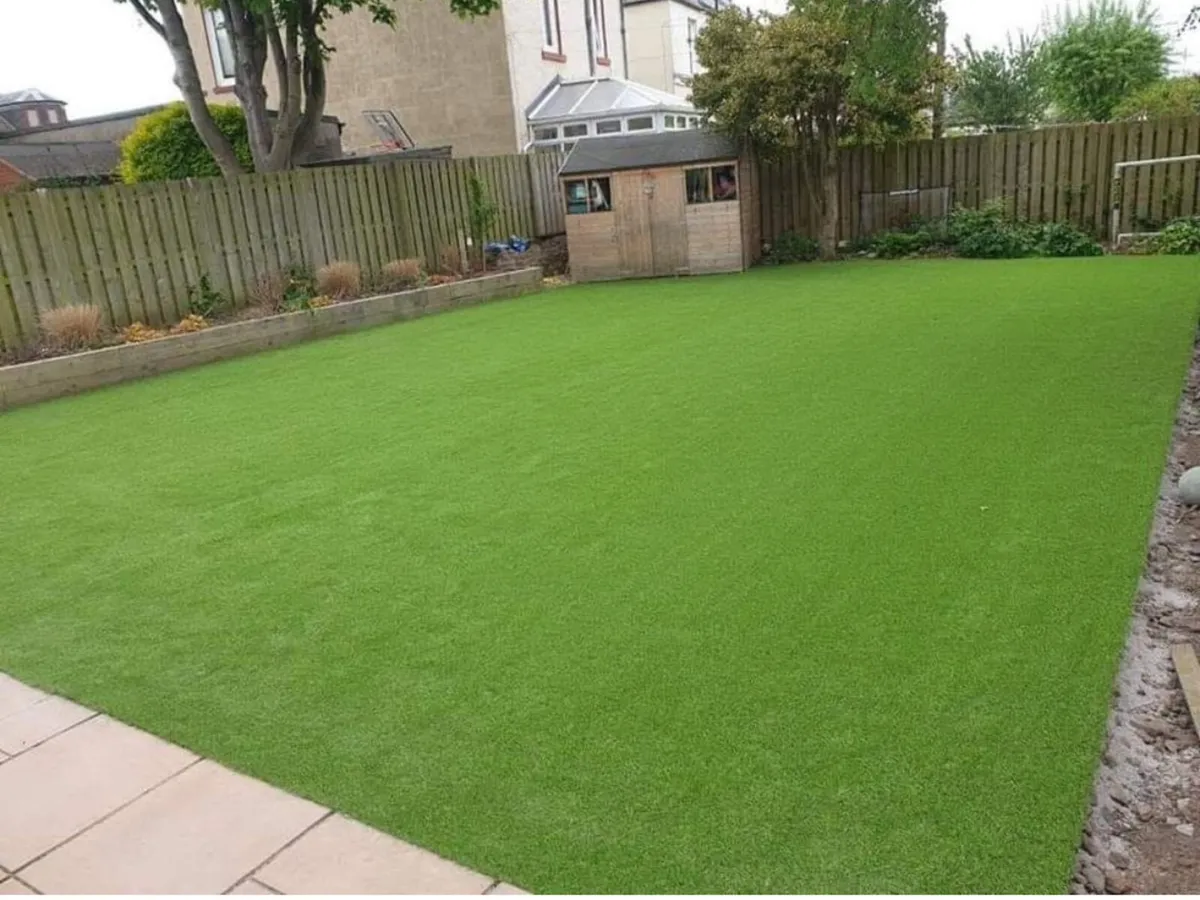 Artificial grass now in stock - Image 3