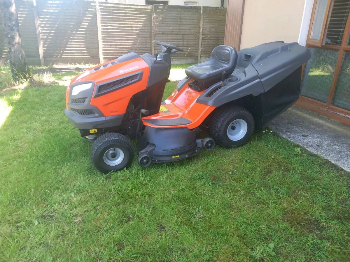 Ride on lawnmower - Image 2