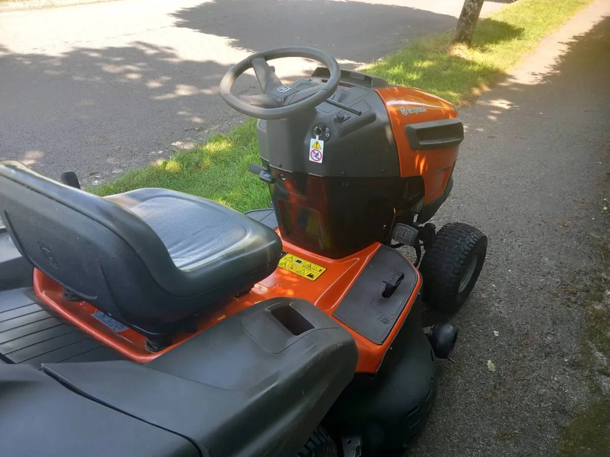 Ride on lawnmower - Image 3