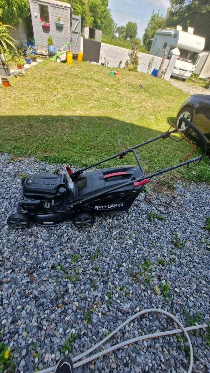 Hyundai lawnmower 139cc - Image 1