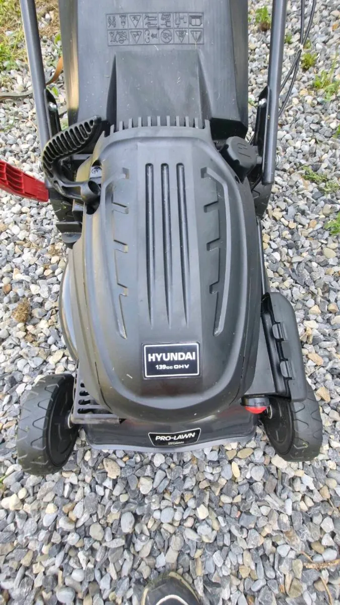 Hyundai lawnmower 139cc - Image 2