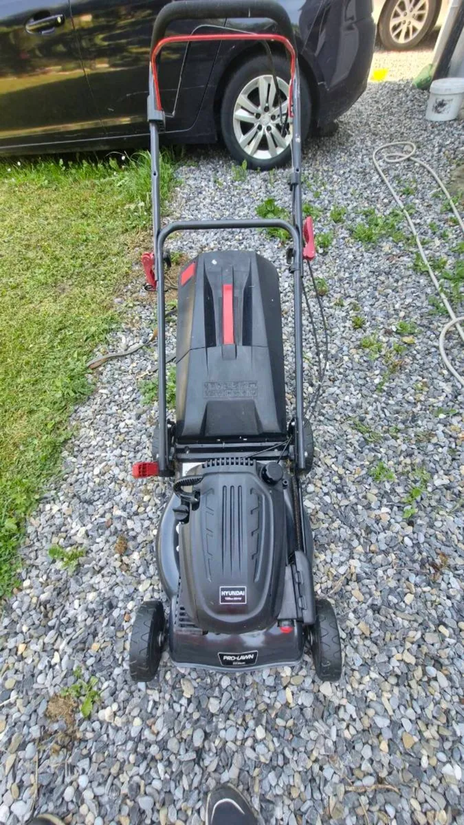 Hyundai lawnmower 139cc - Image 3