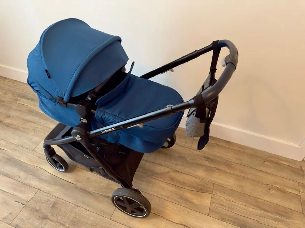 Maxi-Cosi 3-in-1 Travel System / Pram - Image 3