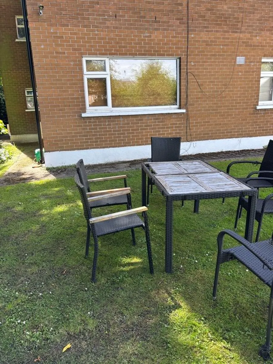 Free garden tables and chairs - Image 4