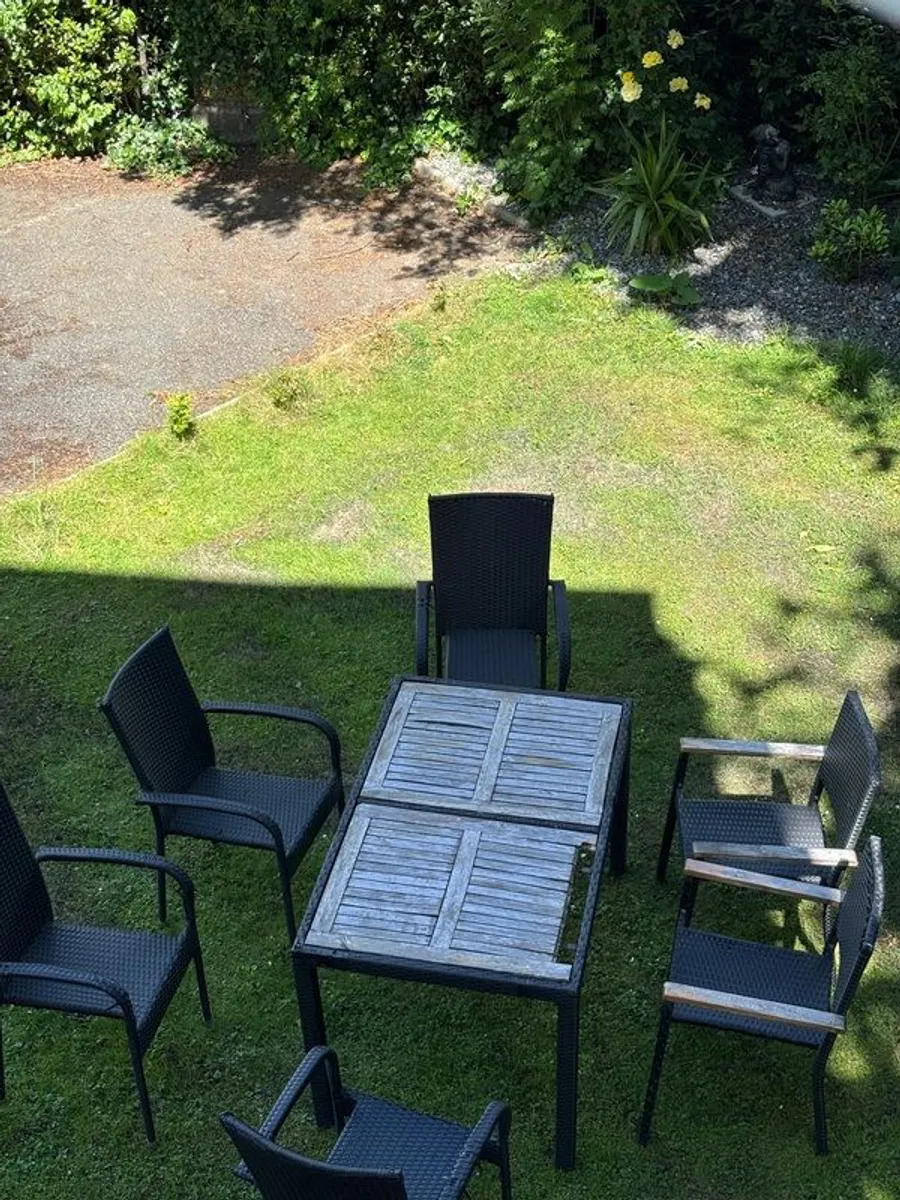 Free garden tables and chairs - Image 3