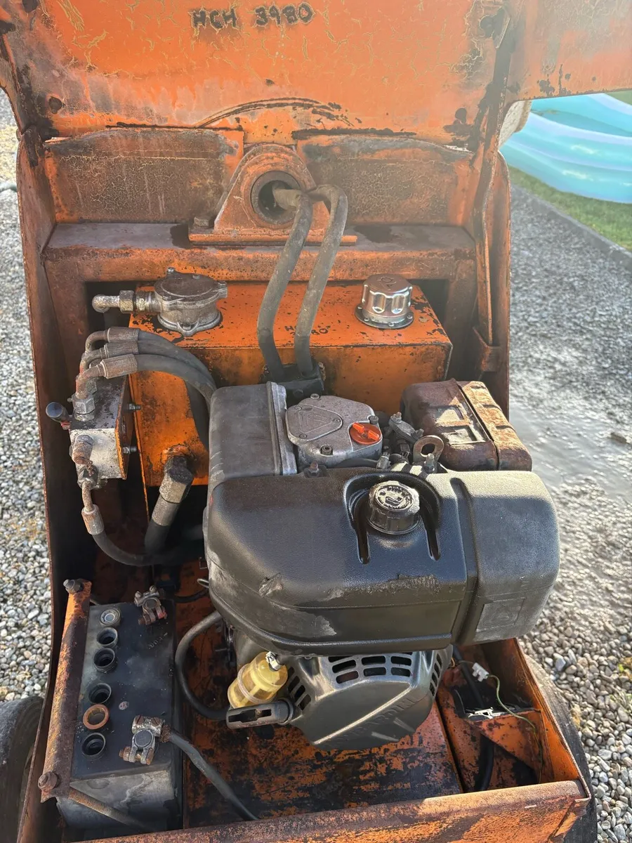 Cement mixer - Image 1