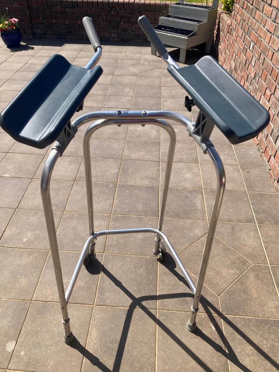 Arm  Walking Aid - Image 1