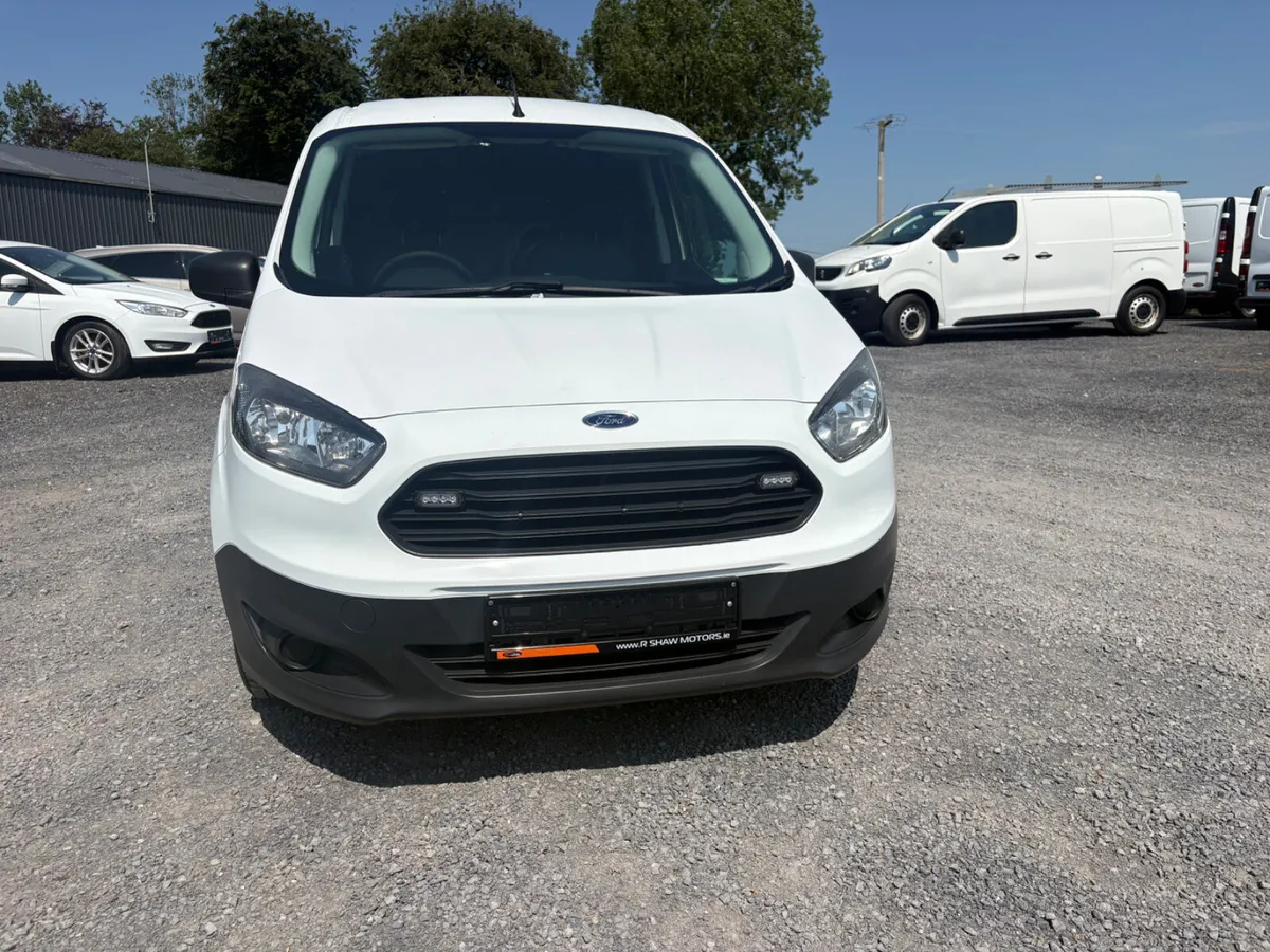 Ford Transit Courier - Image 3