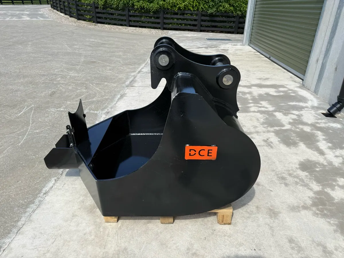 New DCE 13 ton concrete pouring bucket - Image 3