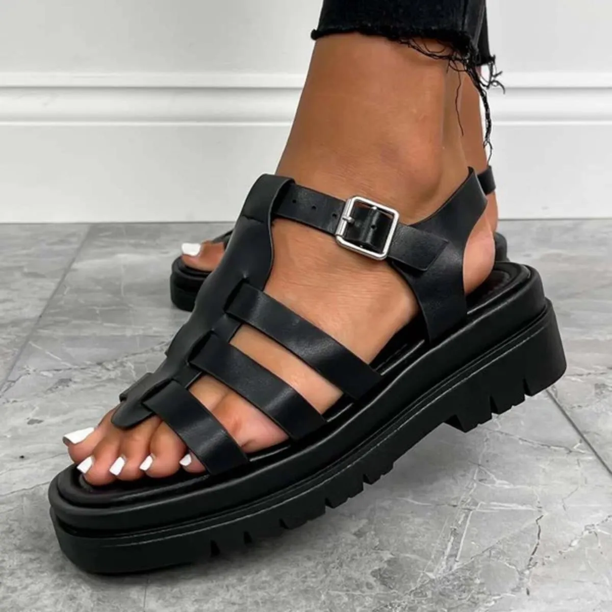 Women’s Sandles Wholesale - Image 1