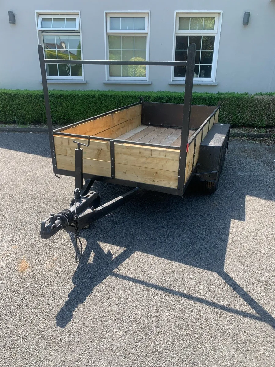 Trailer - Image 1