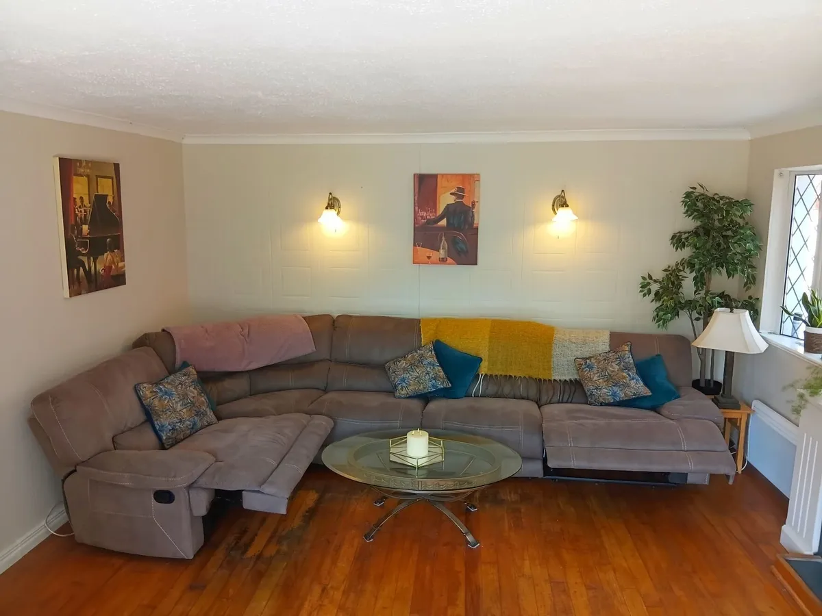 Corner Couch - Image 1