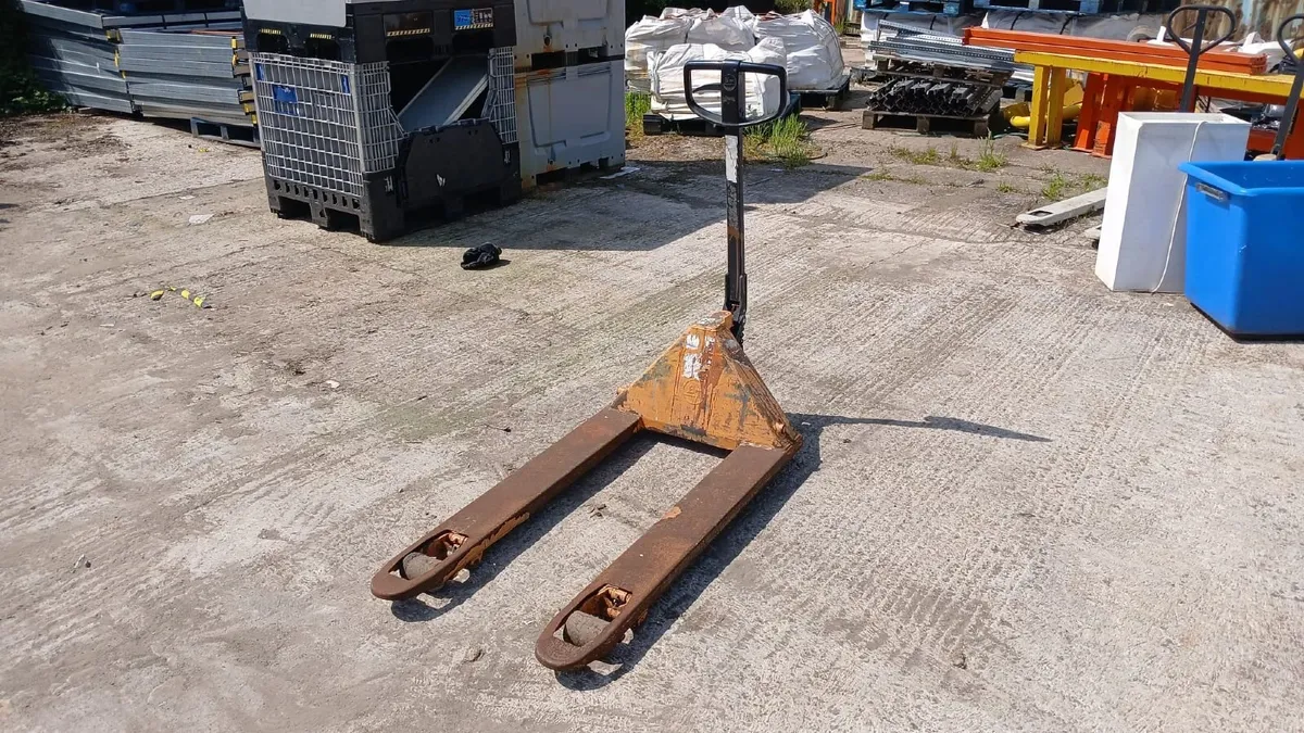 Used Pallet Truck (PT11) - Image 1