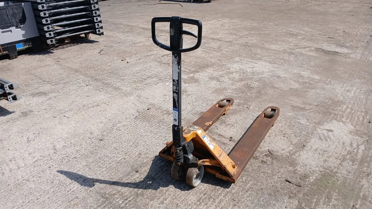 Used Pallet Truck (PT11) - Image 2