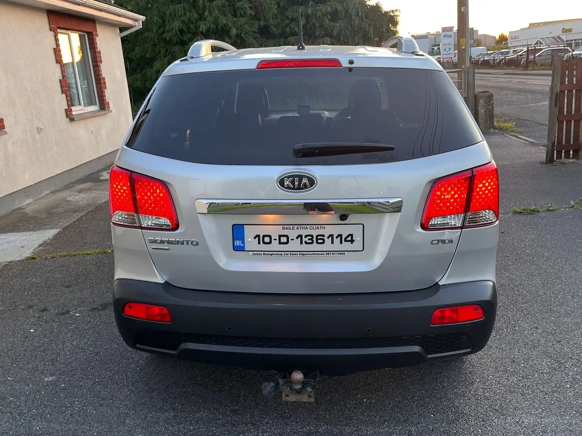 2010 KIA SORENTO LOW MILES 4x4 - Image 4
