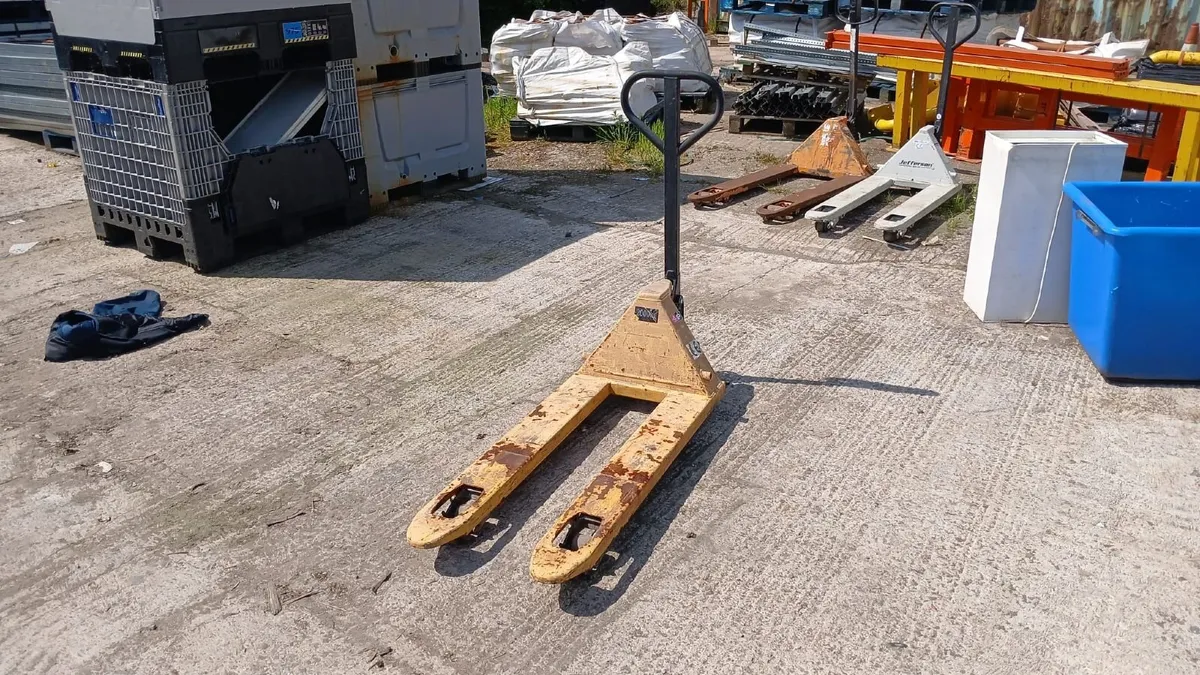 Used Pallet Truck (PT13) - Image 1