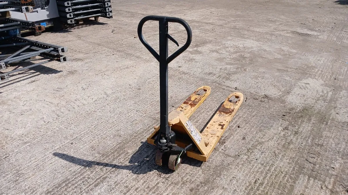 Used Pallet Truck (PT13) - Image 2