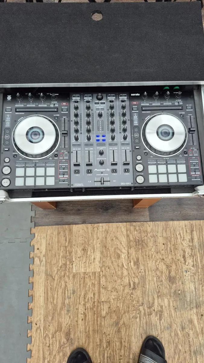Qsc k12 active speakers and Pioneer ddj sx3 serato - Image 4