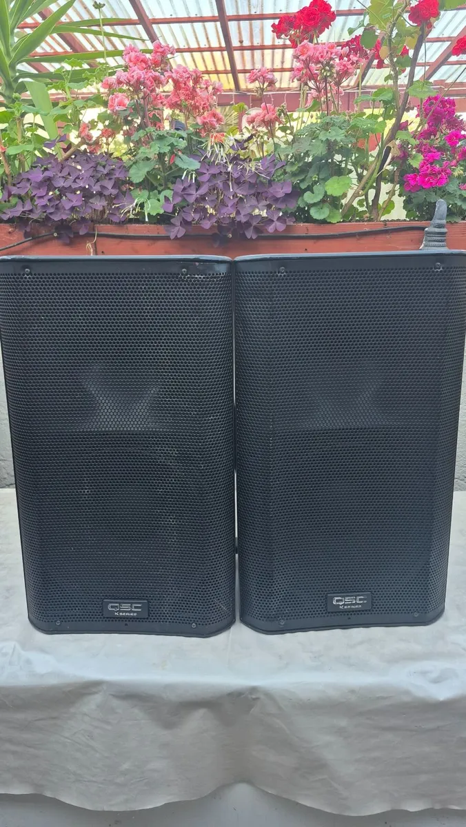 Qsc k12 active speakers and Pioneer ddj sx3 serato - Image 3
