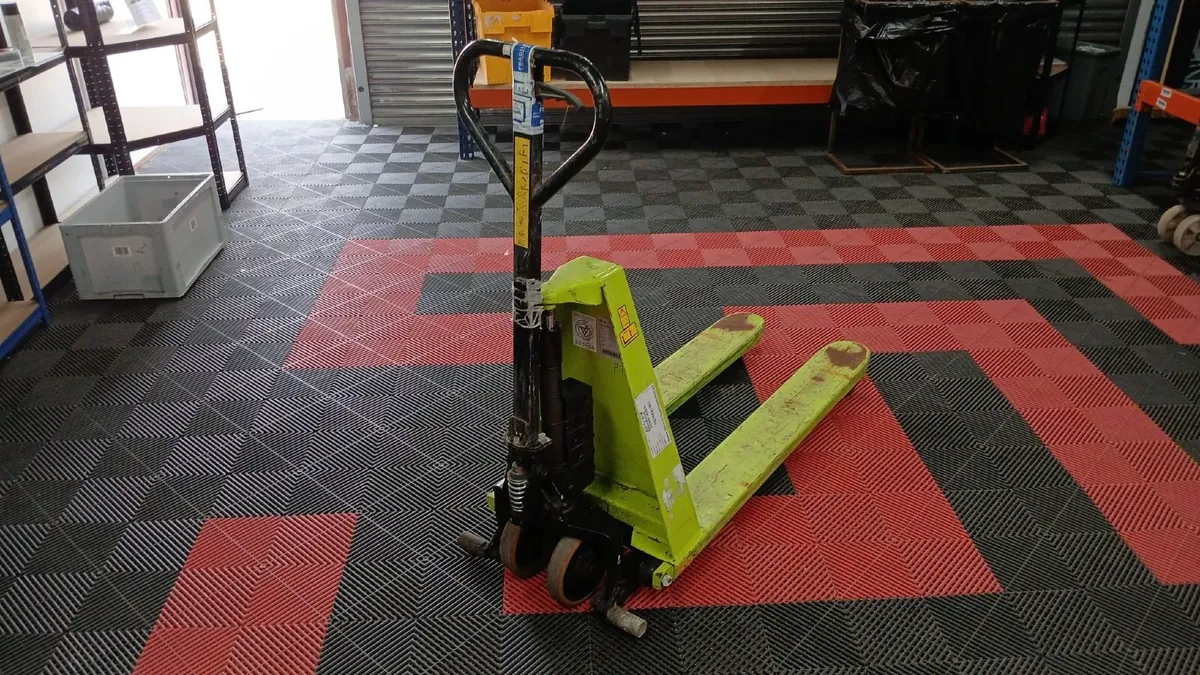 Used Pallet Truck (PT14) - Image 2