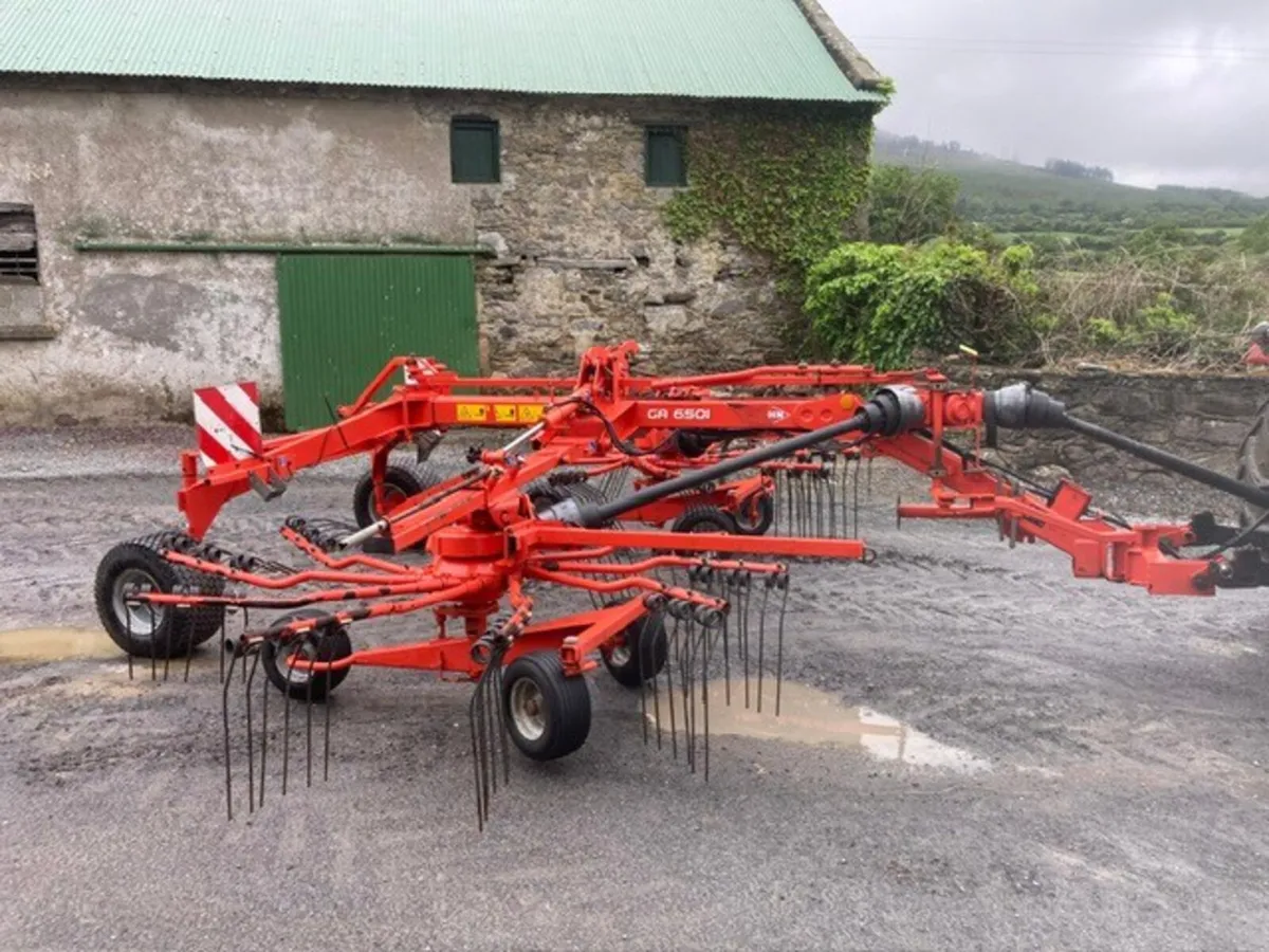 2015 Kuhn GA6501 Rake - Image 1