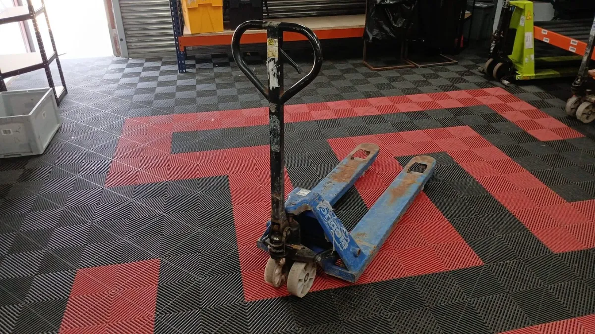Used Pallet Truck (PT15) - Image 2