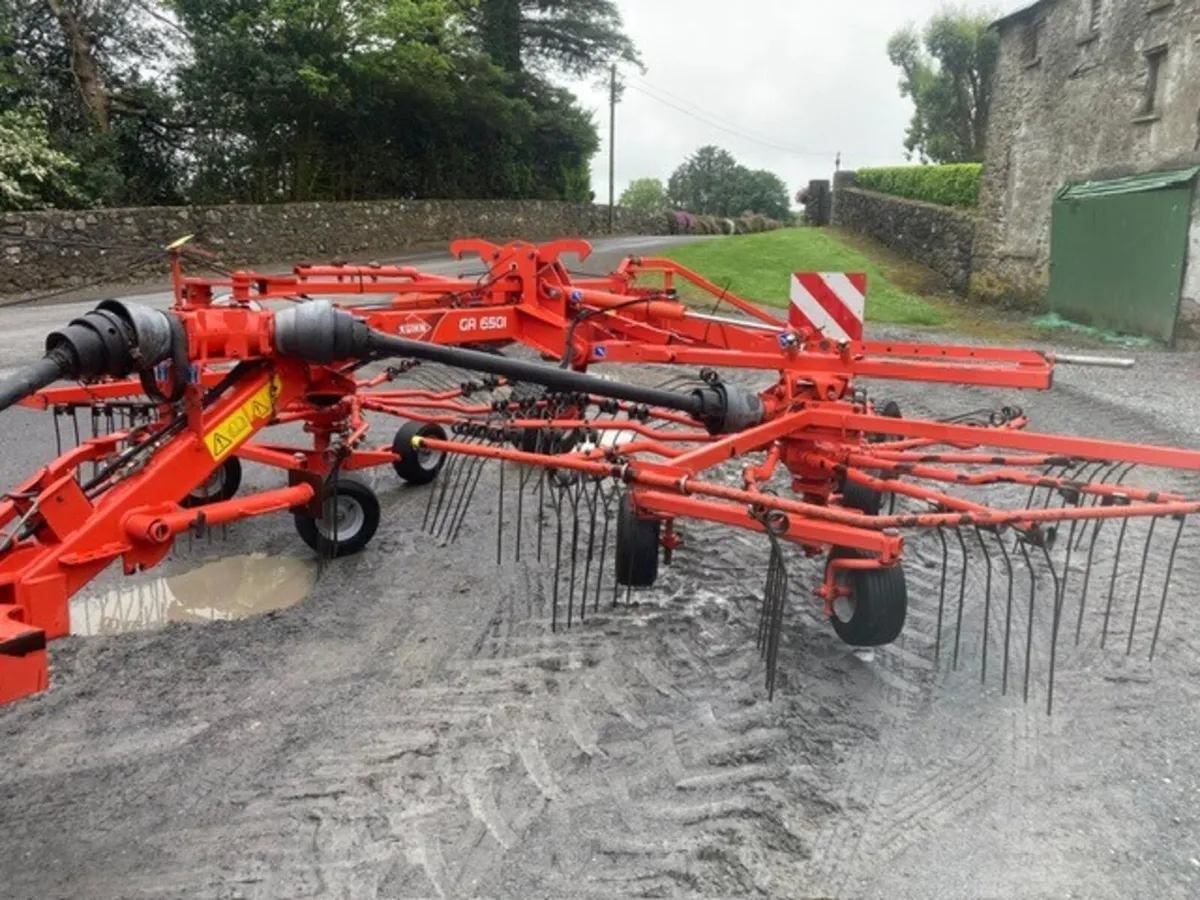 2015 Kuhn GA6501 Rake - Image 4