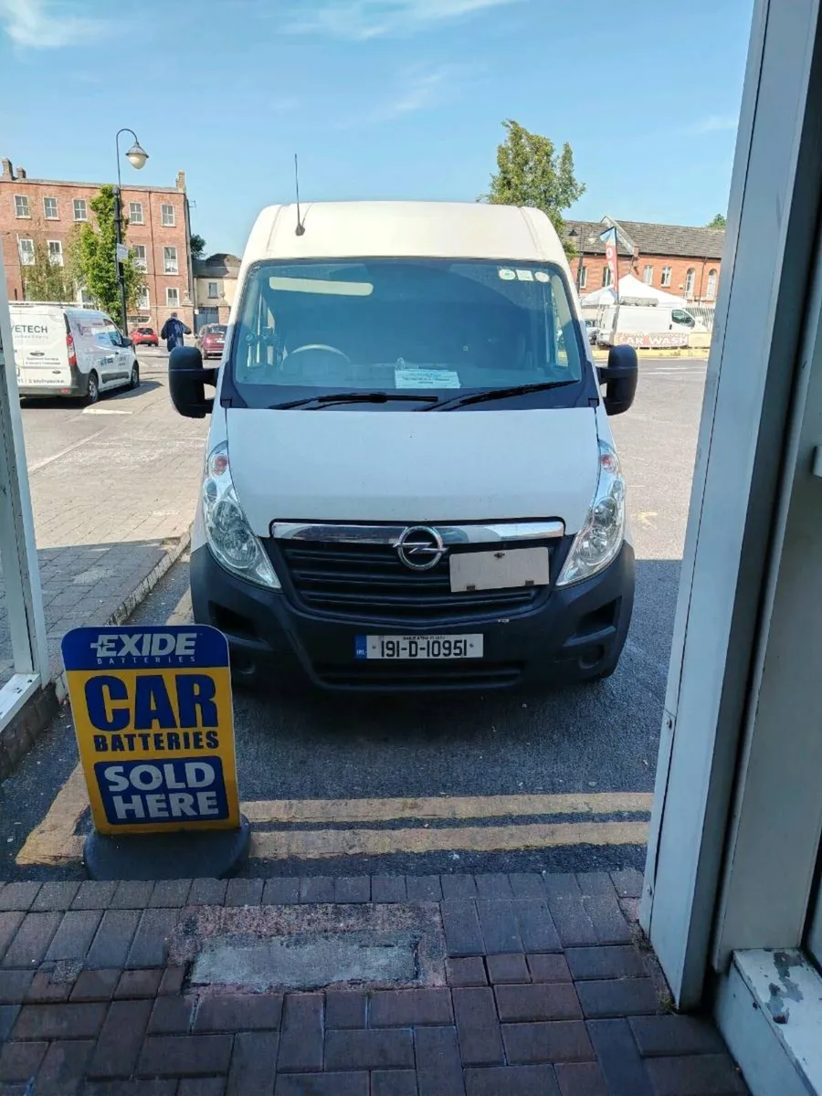 Van - Image 4