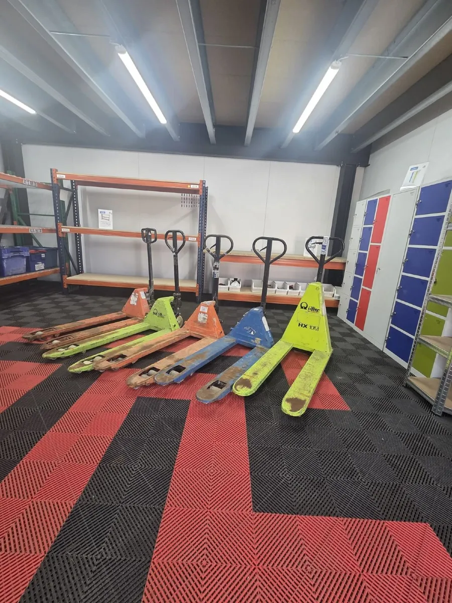 Used Pallet Truck (PT17) - Image 4