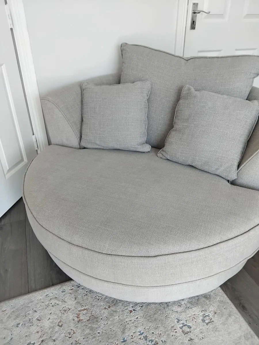 Chair Fantasia LoveSeat - Image 3