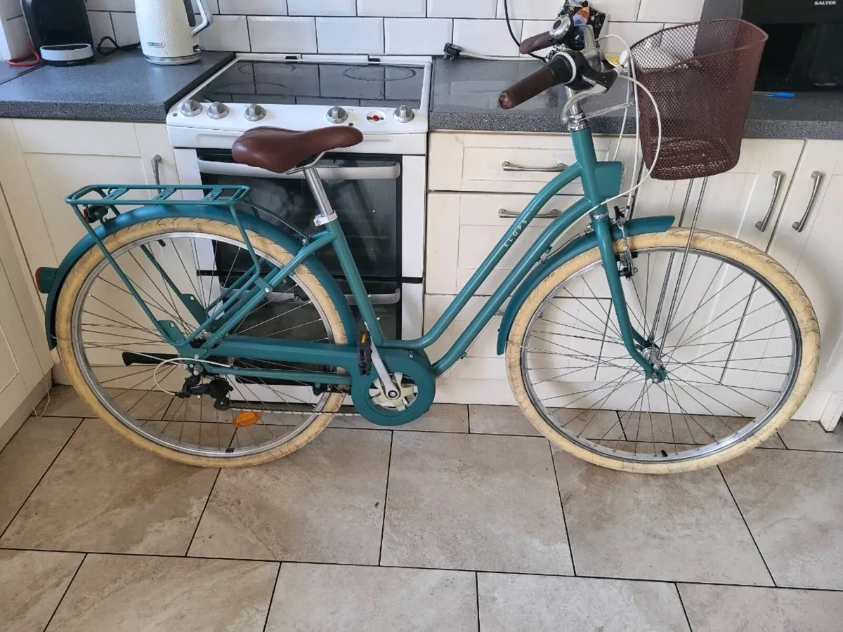 Ladies hybrid bike - Image 1