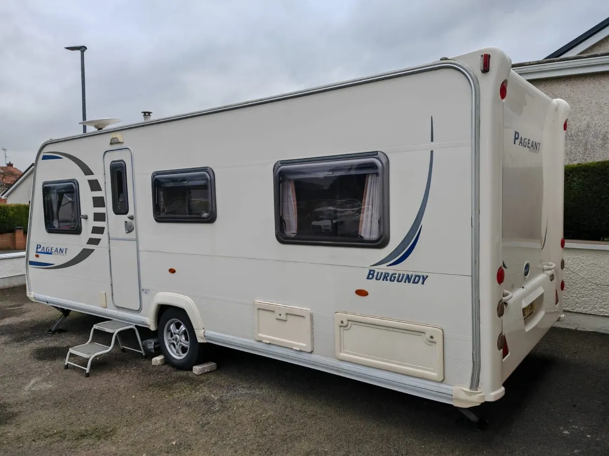 Bailey Pageant Series 7 Burgundy (2008) – 4-Berth - Image 1