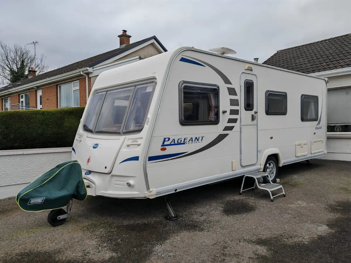 Bailey Pageant Series 7 Burgundy (2008) – 4-Berth - Image 3