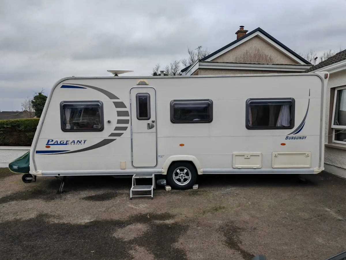 Bailey Pageant Series 7 Burgundy (2008) – 4-Berth - Image 4