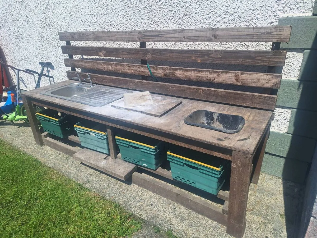 Mud kitchen - Image 1