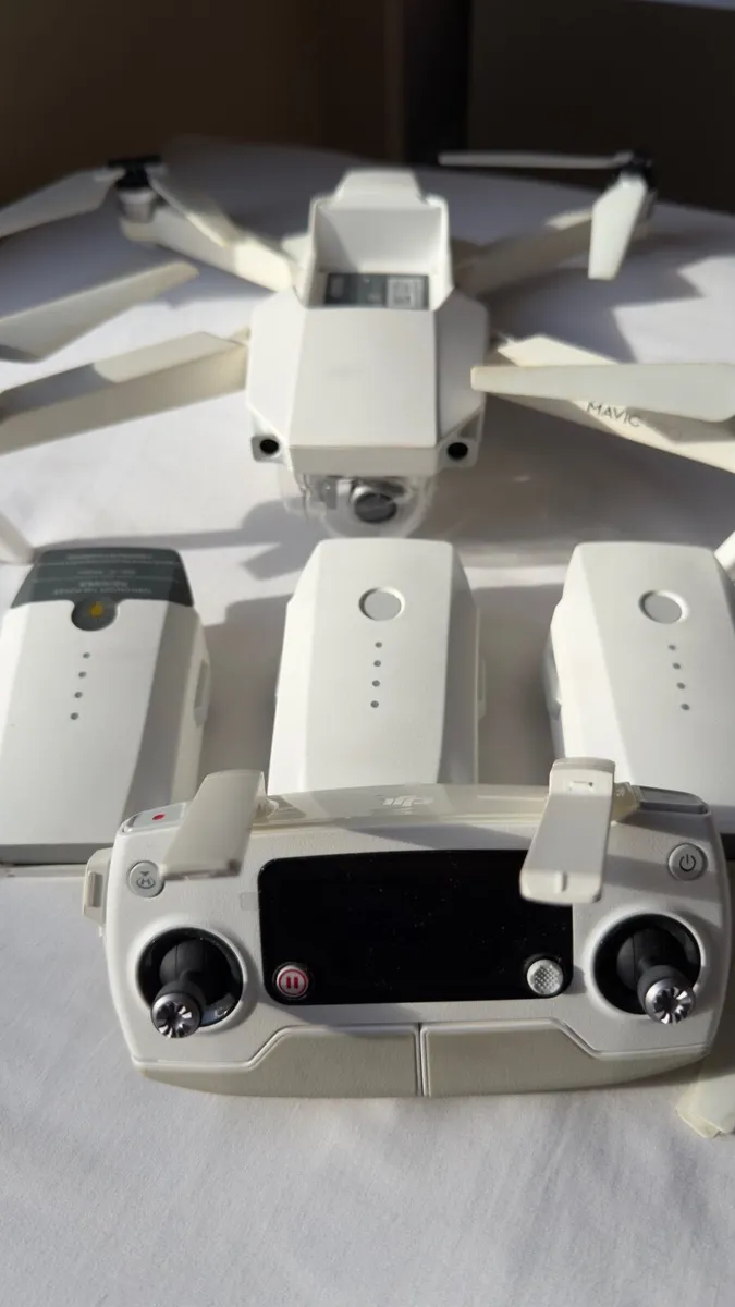 DJI Mavic Pro 4K Drone – Alpine White Kit + 3 - Image 3
