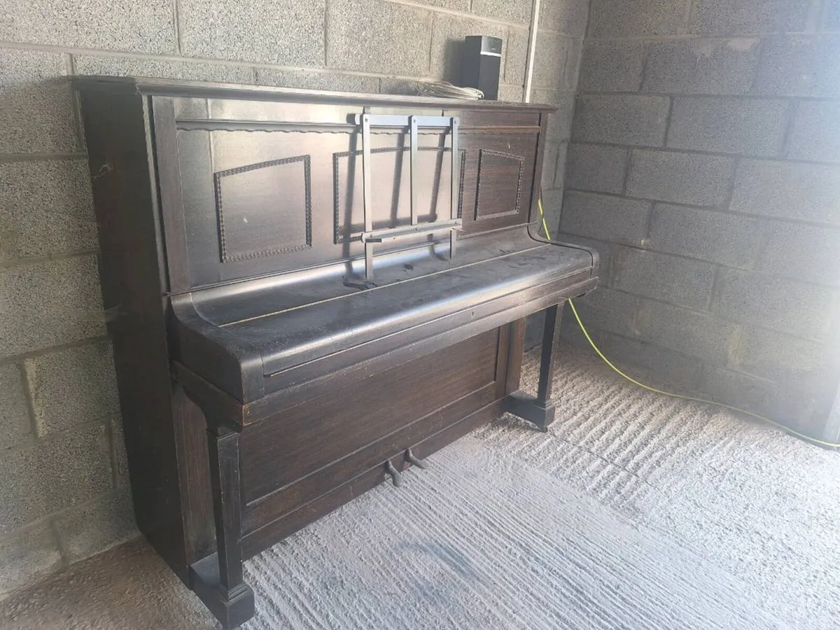Piano - Image 1