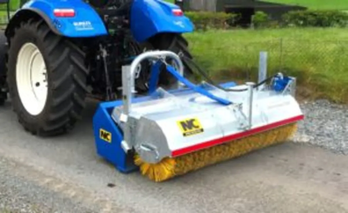 NC 2300 LINK-A-SWEEP - Image 1