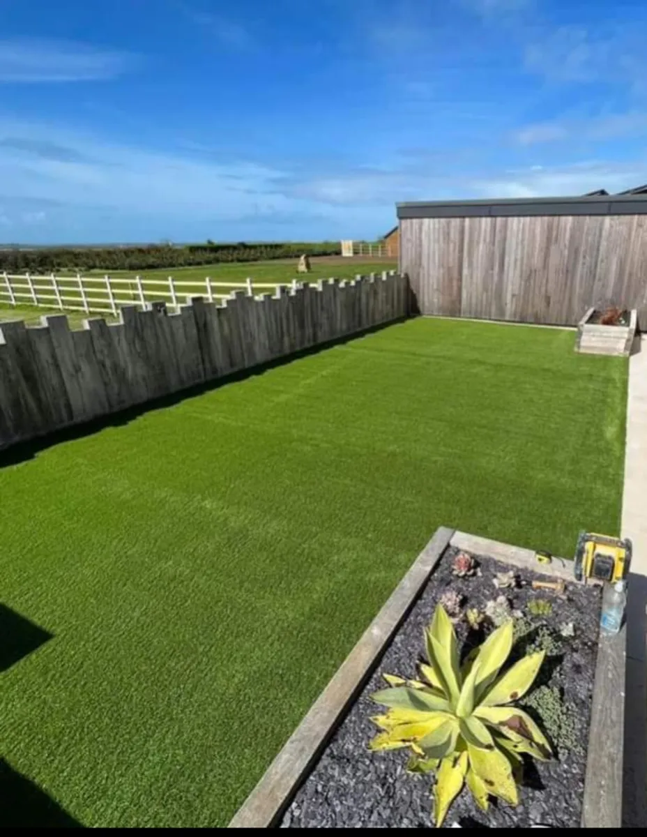Artificial grass for free delivery - Image 3