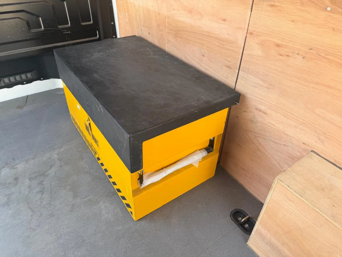 Van Vault Security Chest- Like New - Image 4