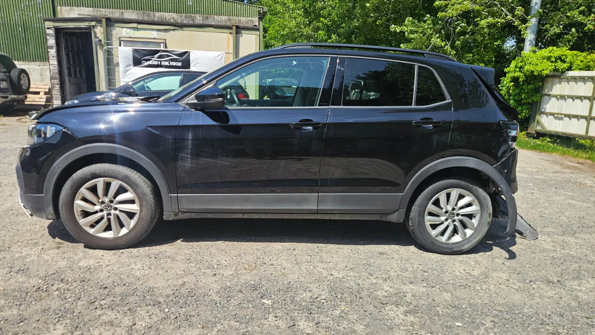Vw T-Cross 2023 1ltr petrol manual 68km - Image 3
