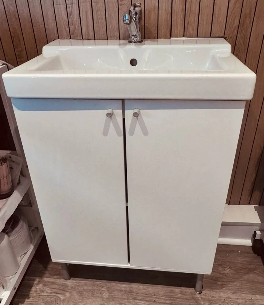 Sink with vanity & Mixer Tap - Image 2