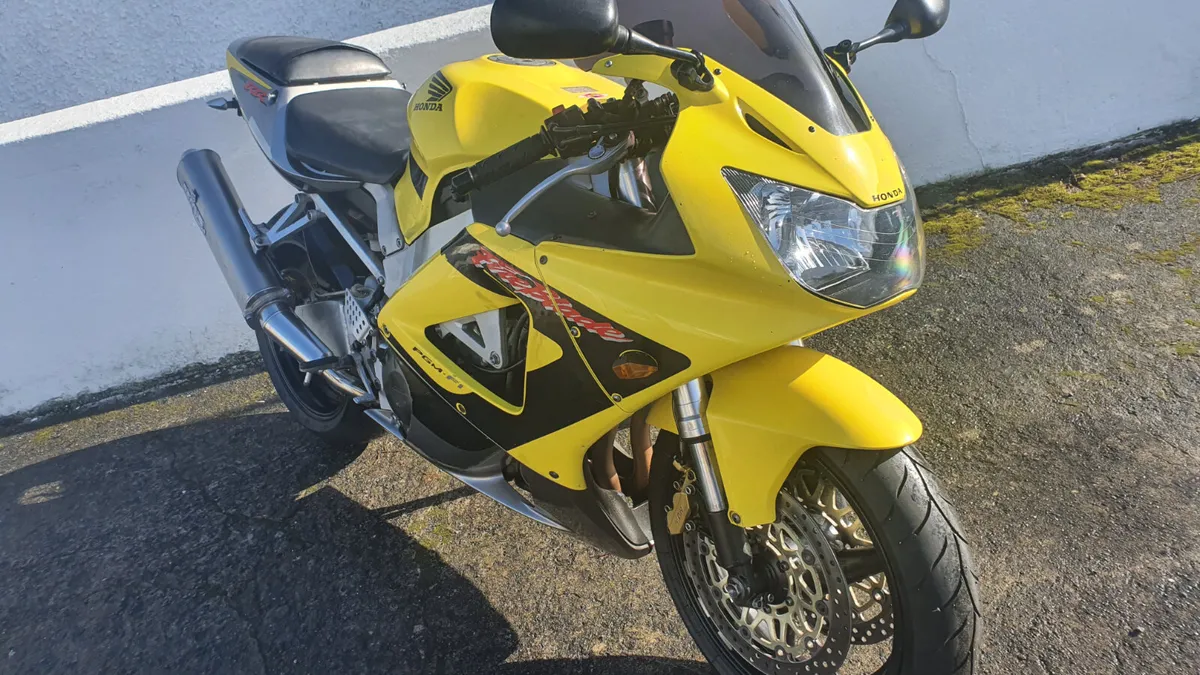 Fireblade 929 @ Doyles Athlone - Image 3