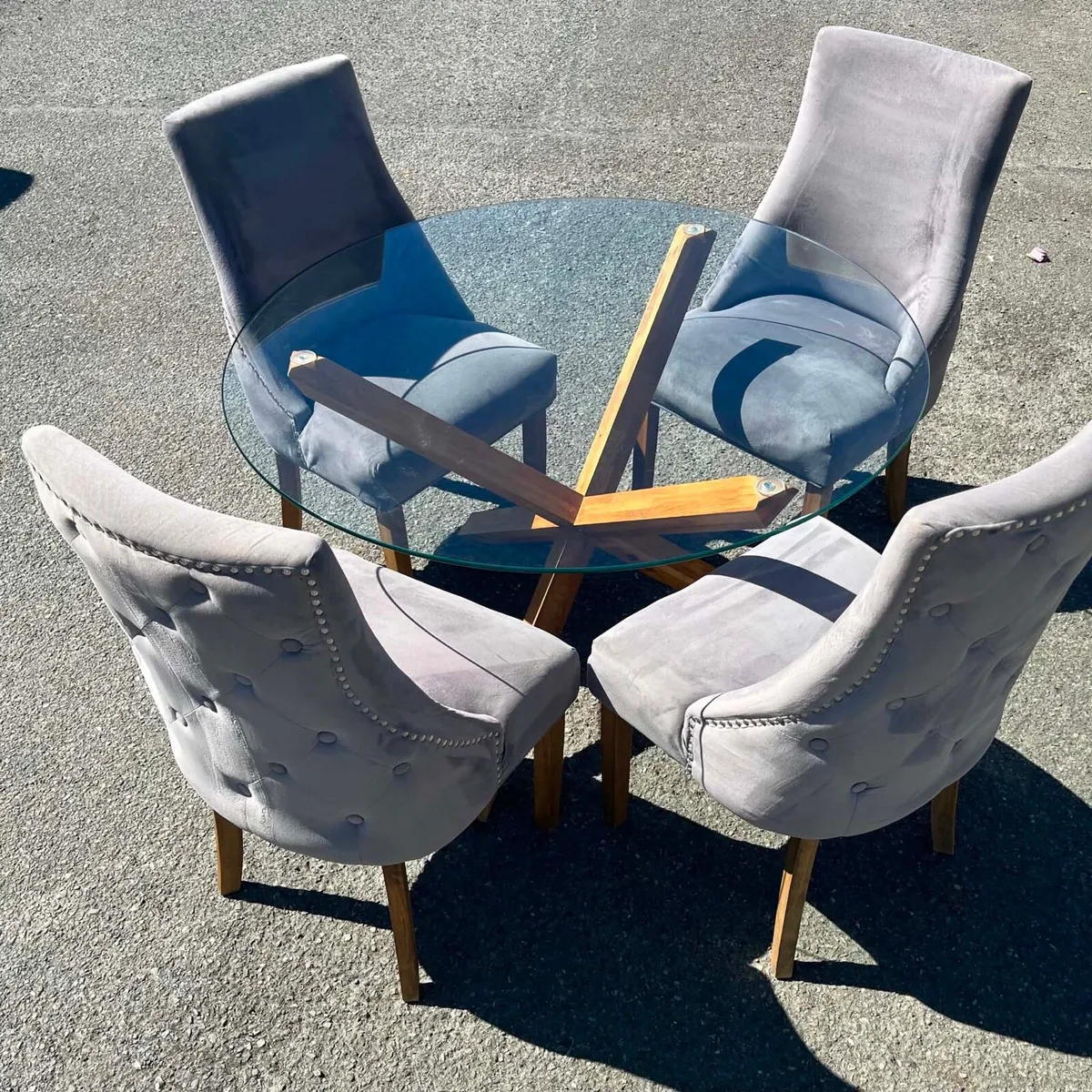 Fab!! Glass Round Table & 4 Grey Velvet Chairs - Image 3