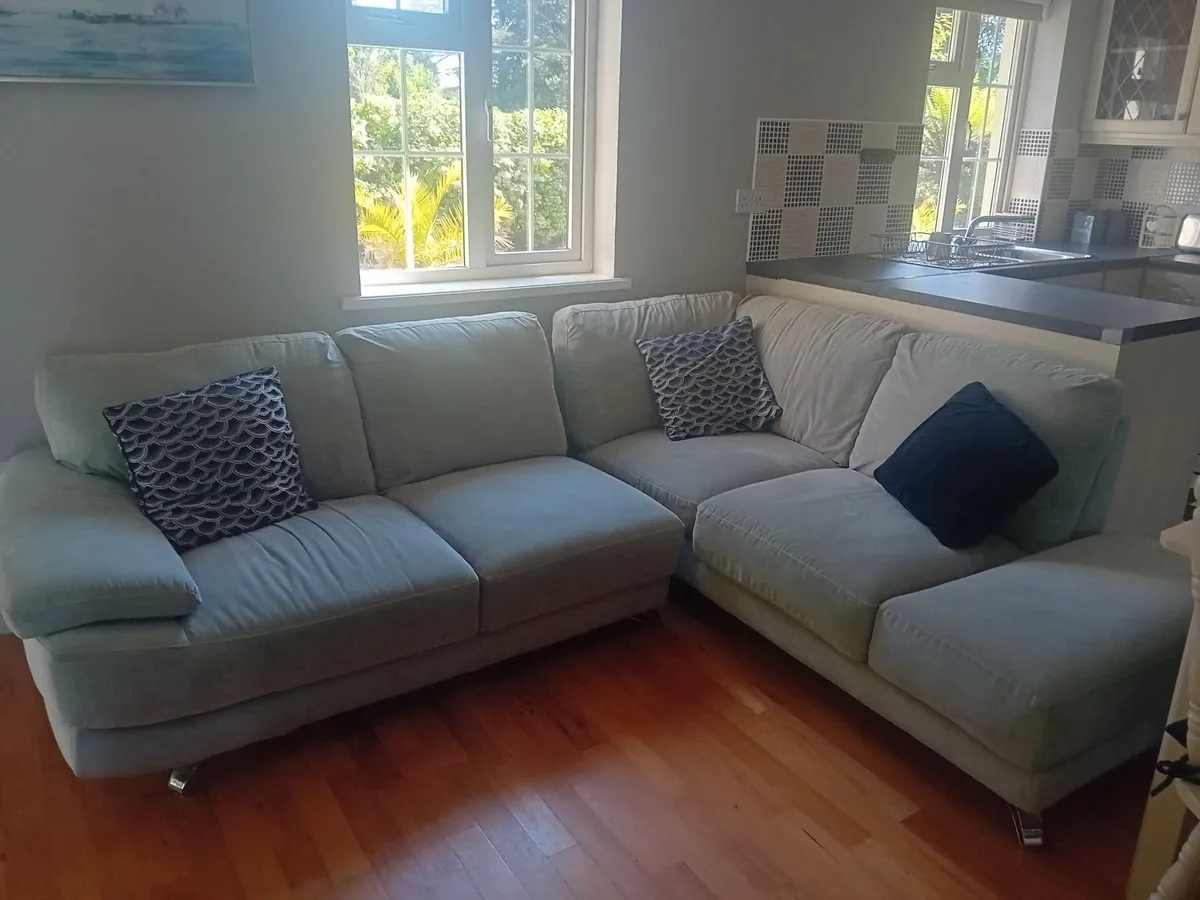 Grey couch and matching swivel seat - Image 3