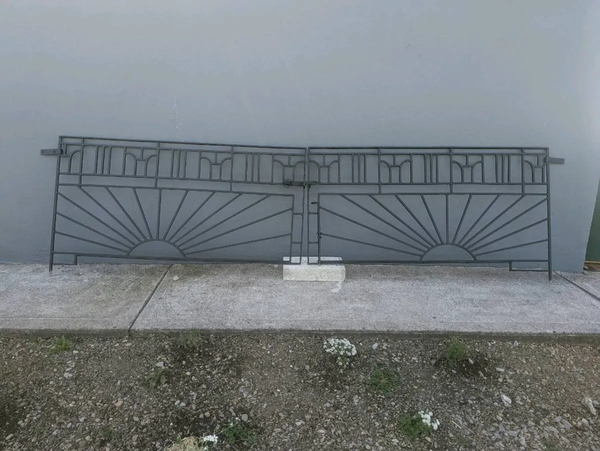 2 x 6ft Driveway Entrance Gates Steel - Image 2