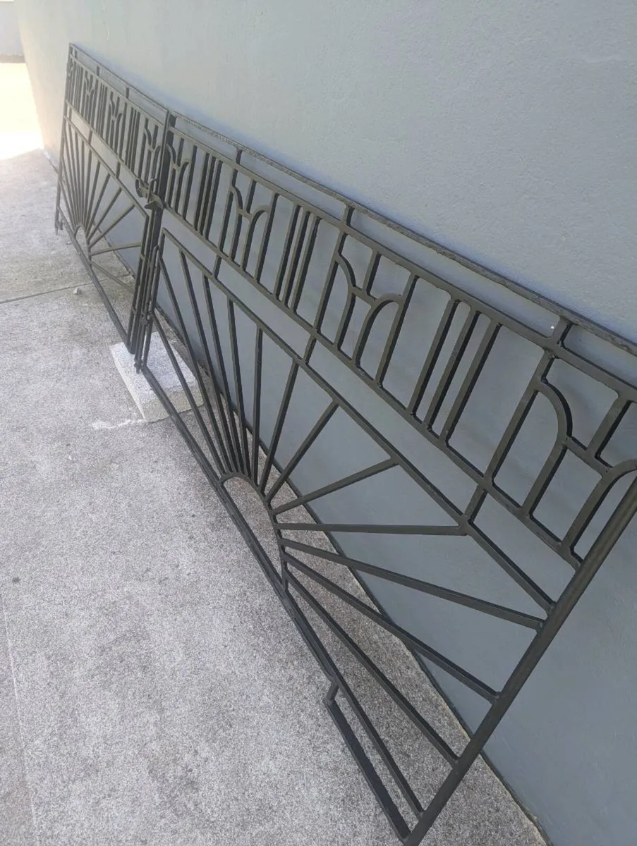 2 x 6ft Driveway Entrance Gates Steel - Image 1