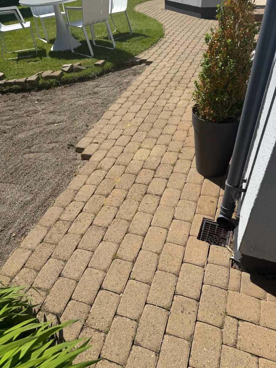 Patio Beige Slabs - Image 4